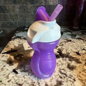 Munchkin sippy cup